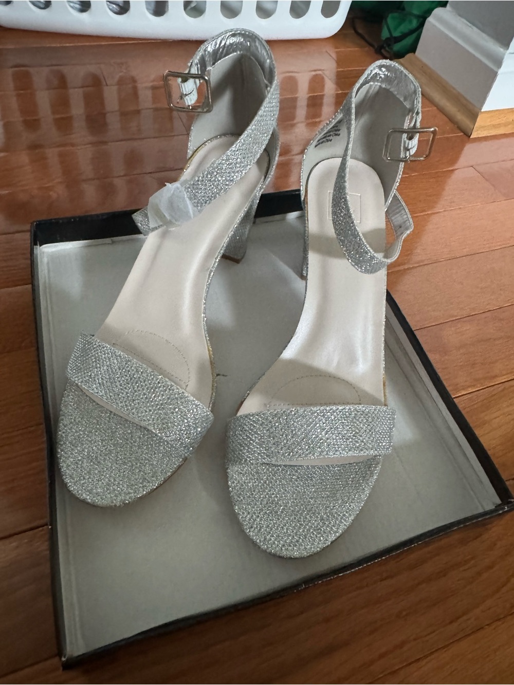 NEW - David's Bridal Silver Glitter Ankle Strap Block Heels - Size 8 Women’s